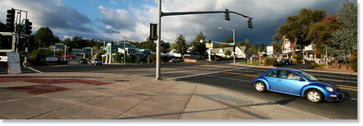 The Talking Bear intersection in Oakhurst, California